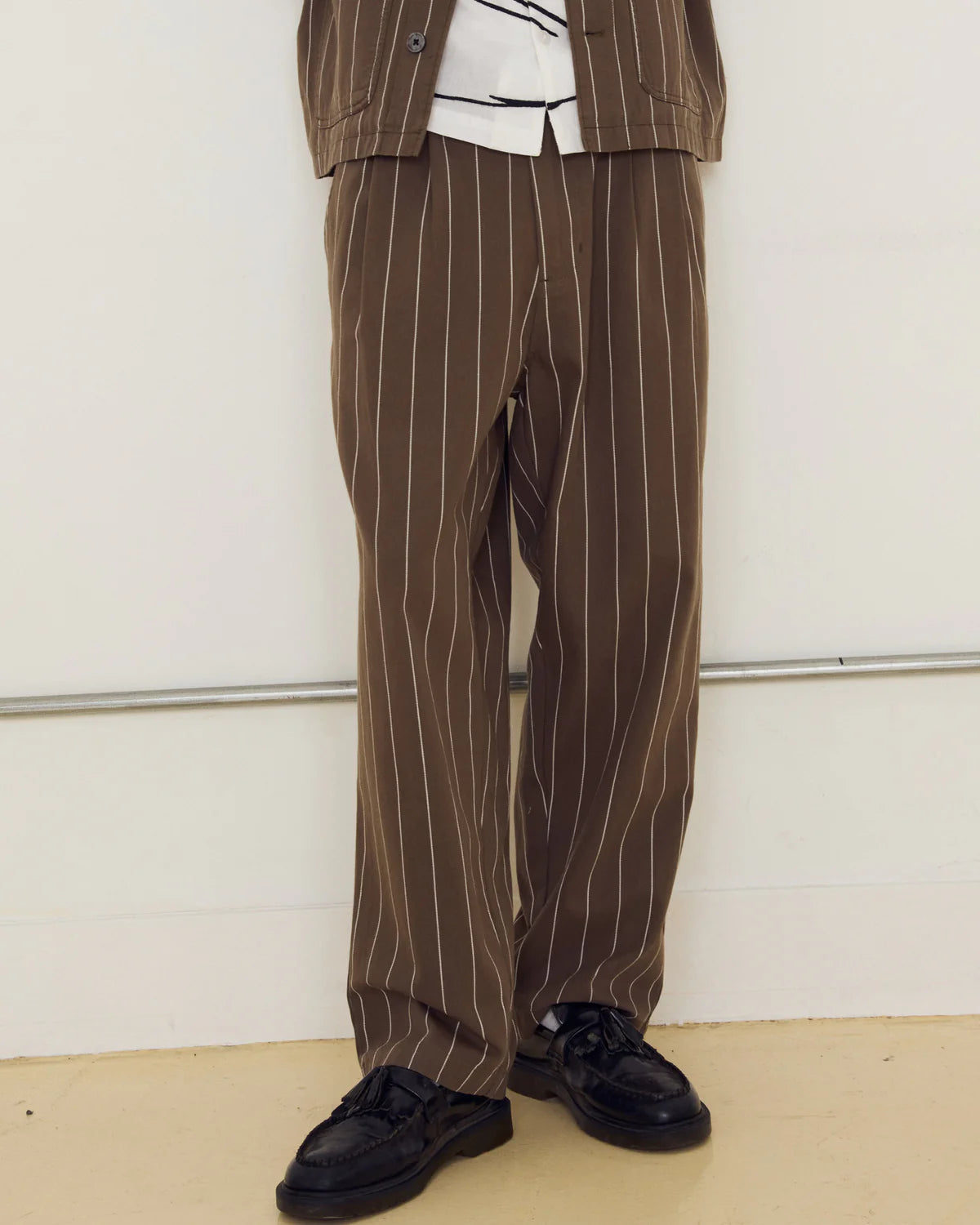 PANTALONE A STRISCE IN COTONE MARRONE