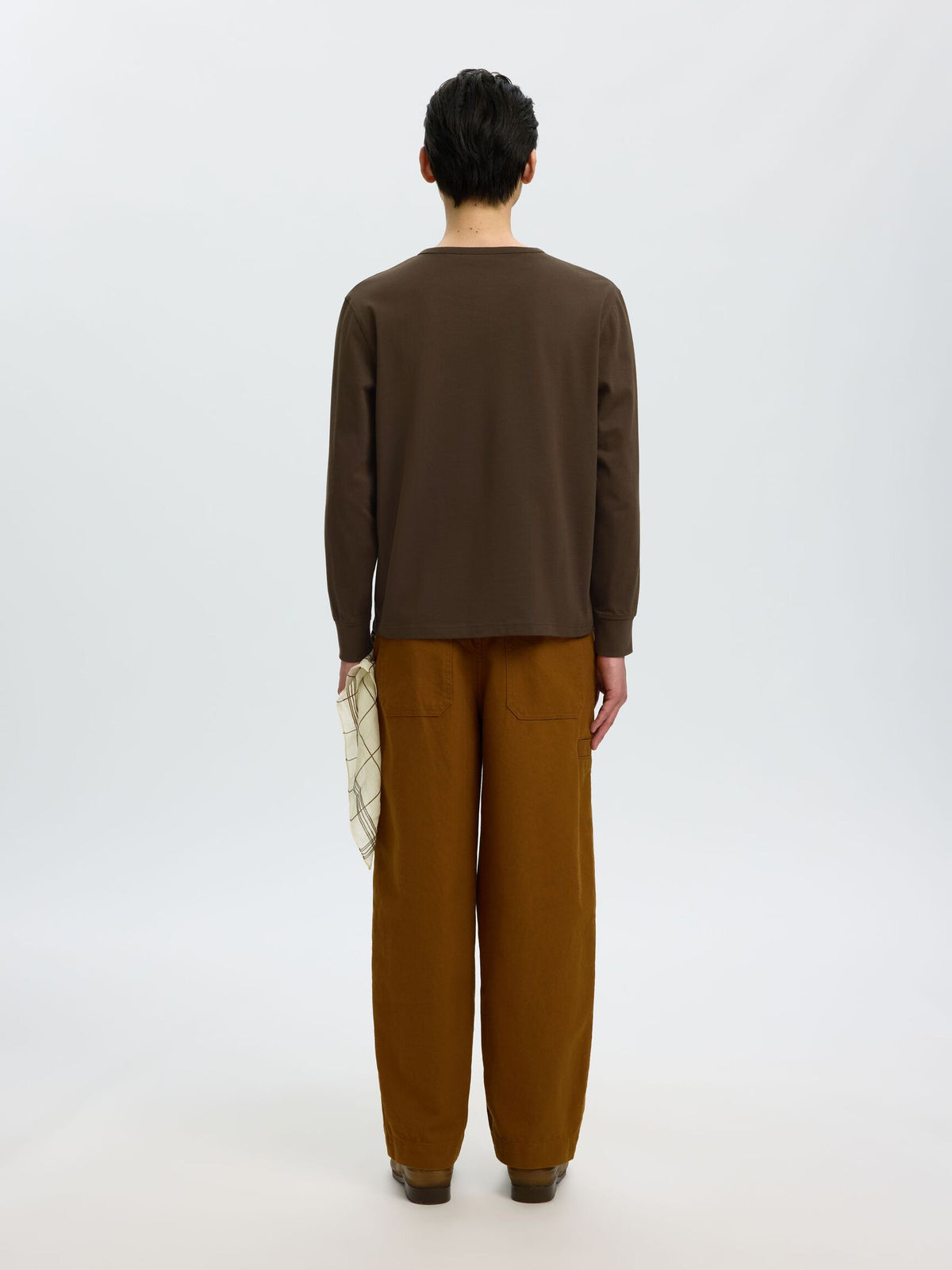 MAGLIA A MANICHE LUNGHE IN COTONE MARRONE