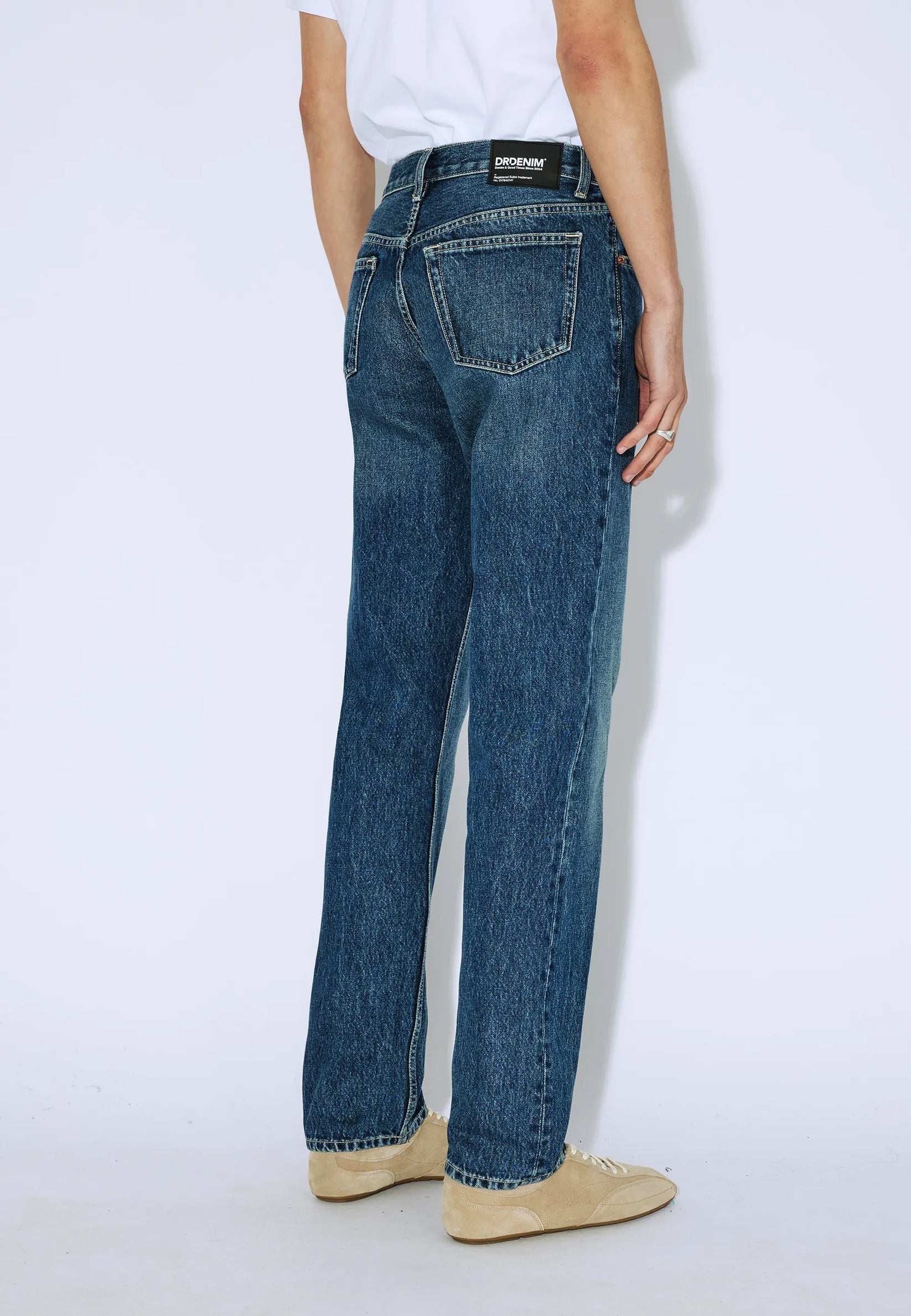 JEANS CARROT FIT STONE WASH MEDIO