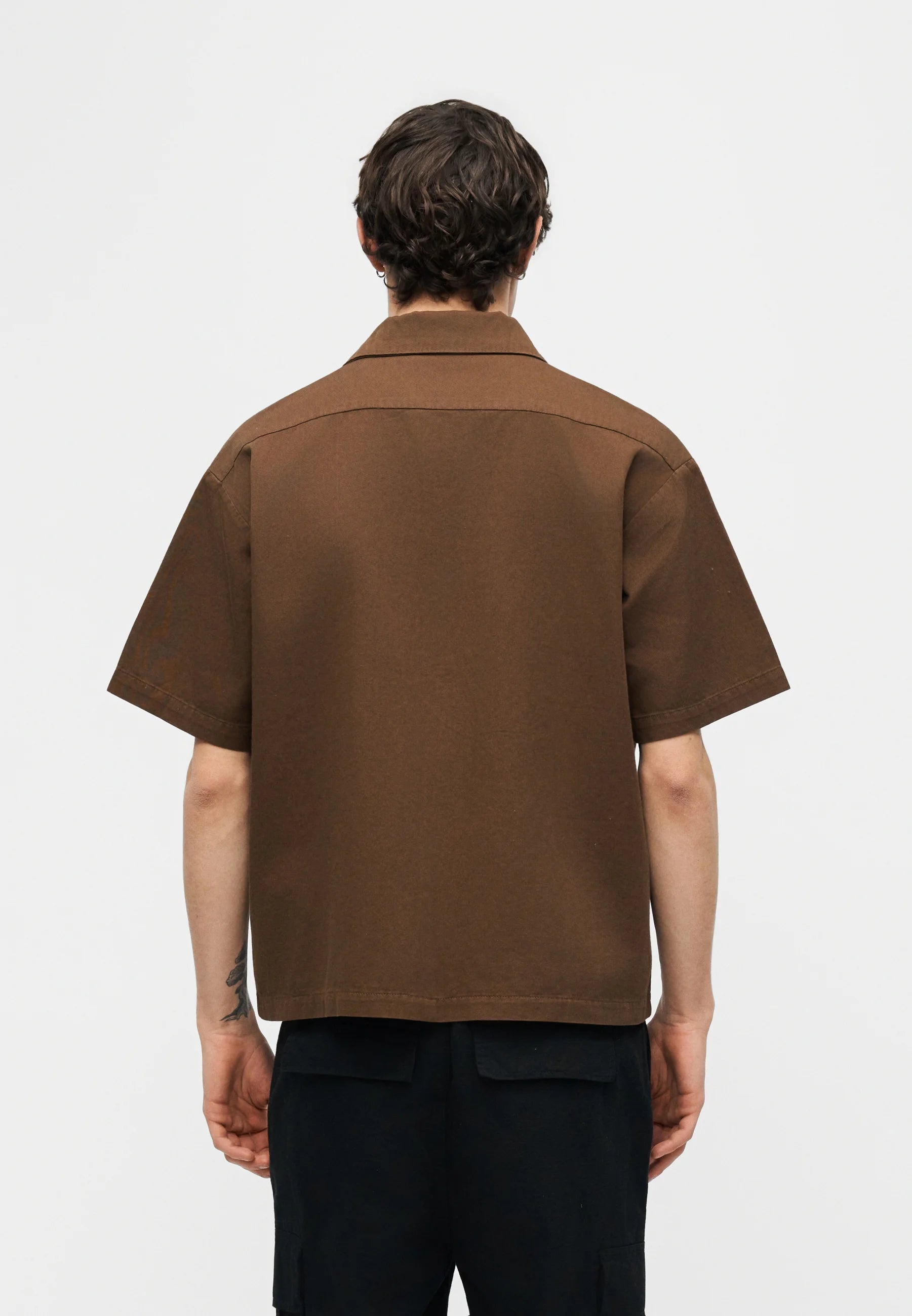 CAMICIA A MANICHE CORTE IN COTONE MARRONE