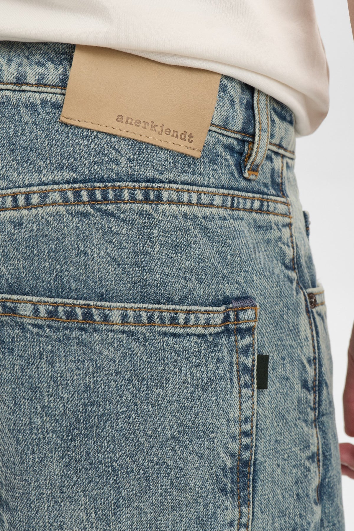 JEANS LOOSE FIT STONE WASH