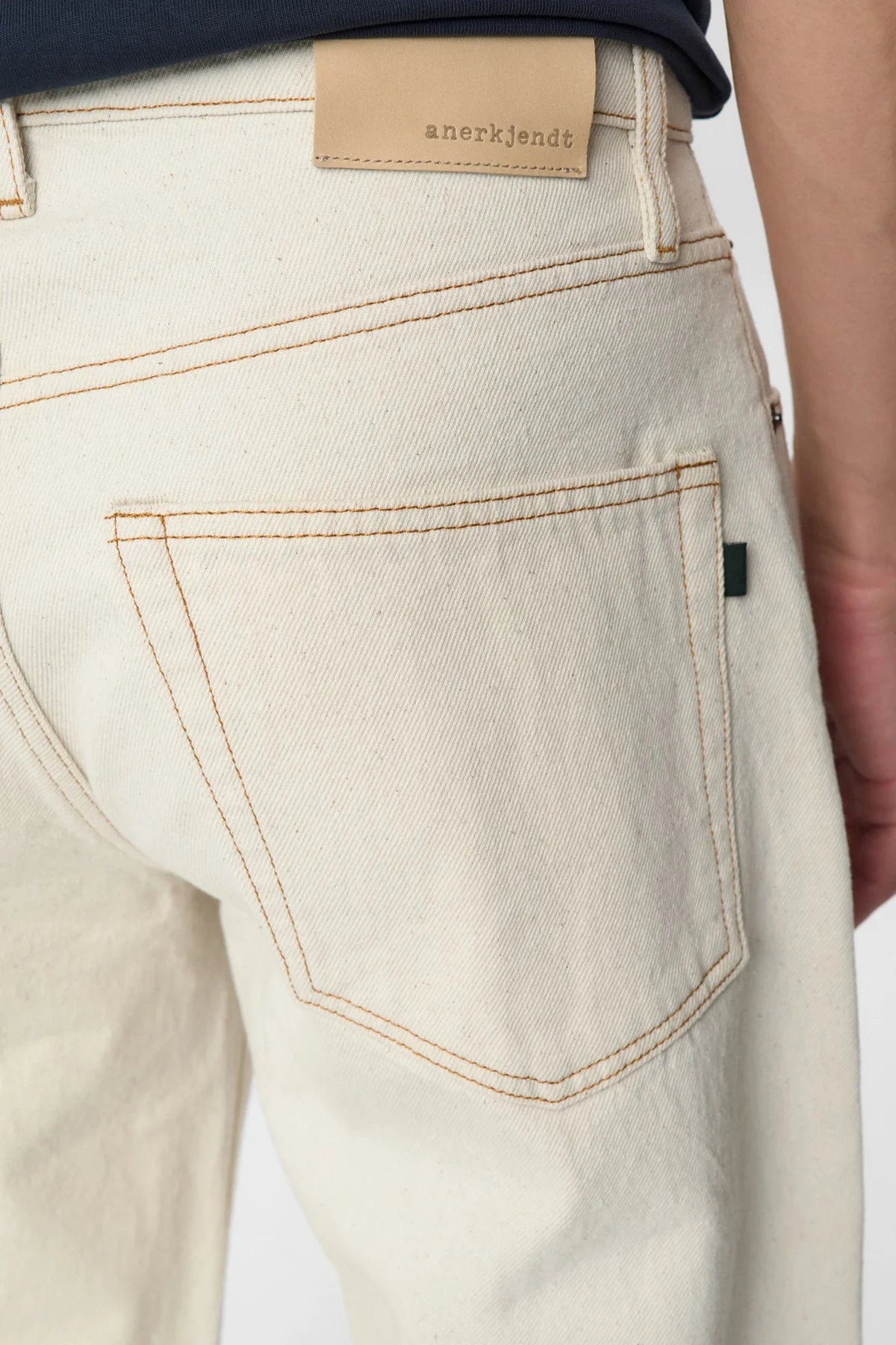 JEANS RELAXED FIT IN COTONE ECRU