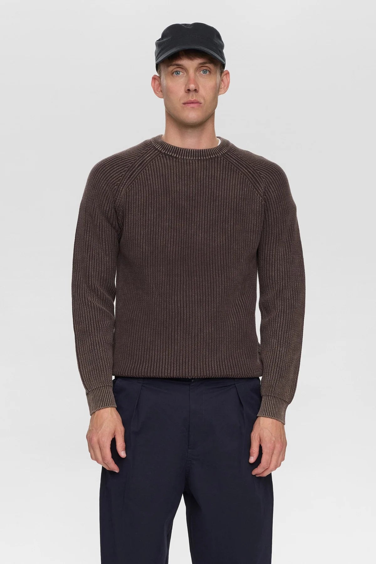 MAGLIONE GIROCOLLO A COSTE IN COTONE MARRONE
