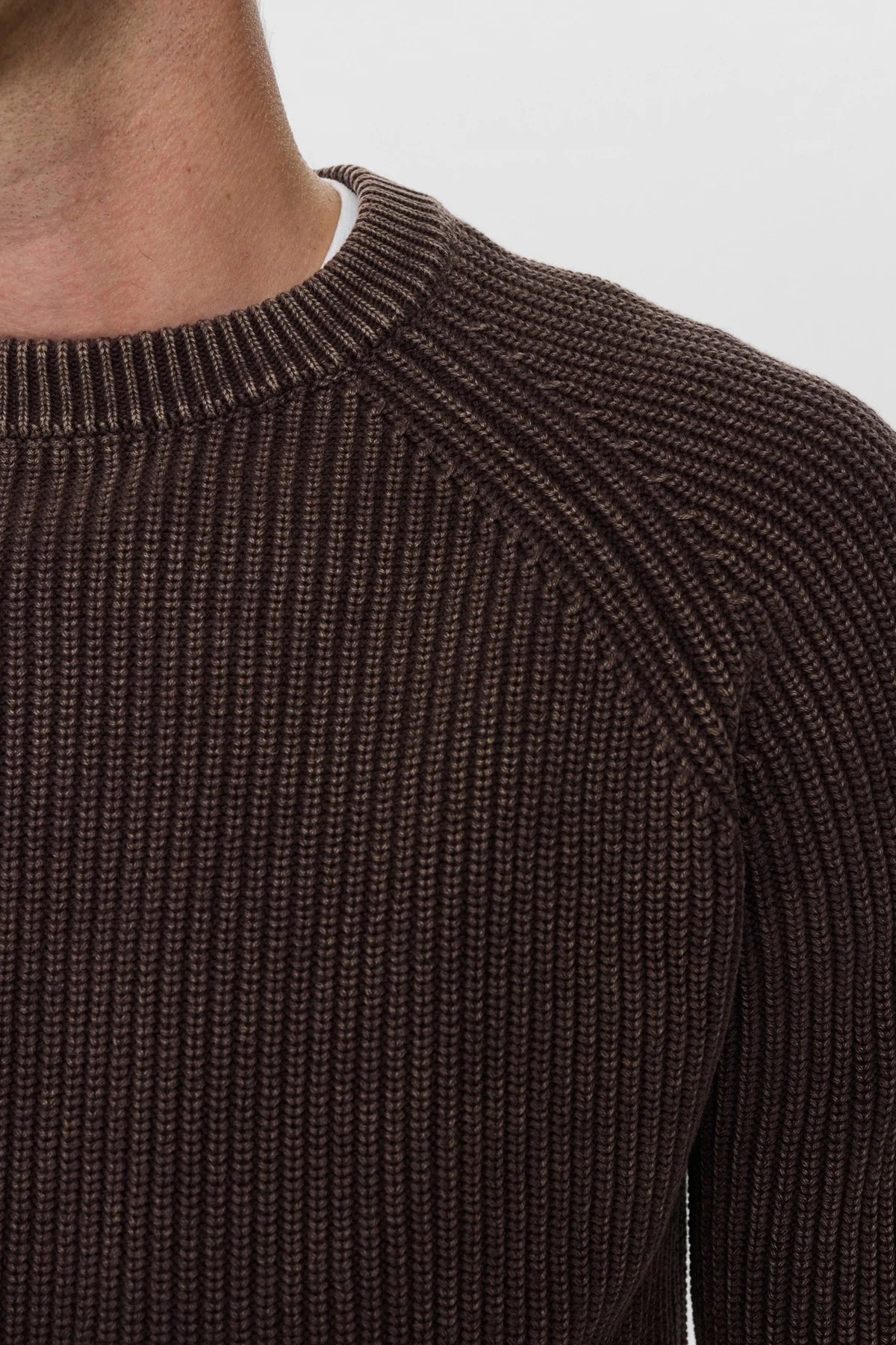 MAGLIONE GIROCOLLO A COSTE IN COTONE MARRONE