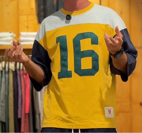 T-SHIRT CON MANICHE A 3/4 GIALLA