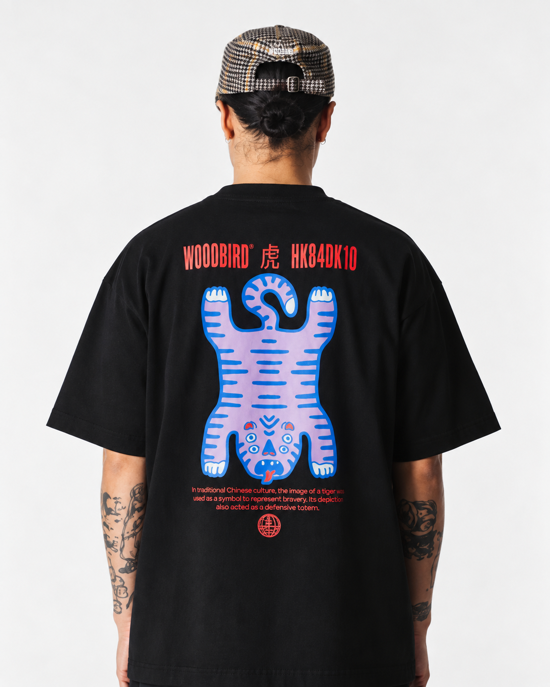 T-SHIRT CASUAL FIT CON GRAFICA IN COTONE NERO