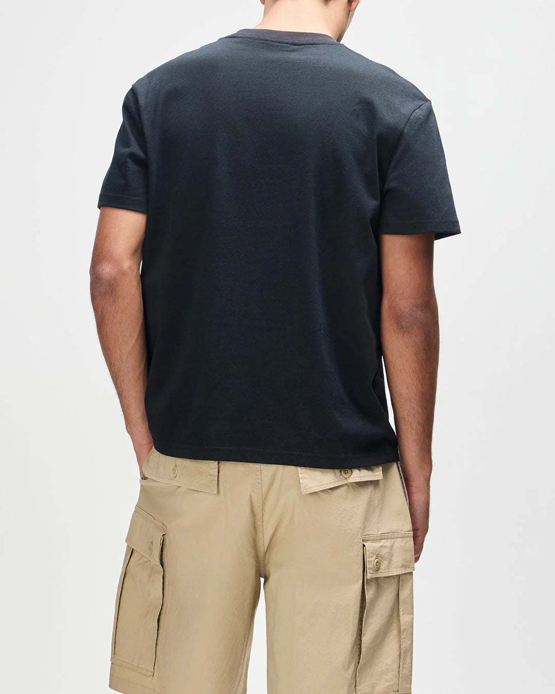 T-SHIRT CON TASCHINO IN COTONE NERO