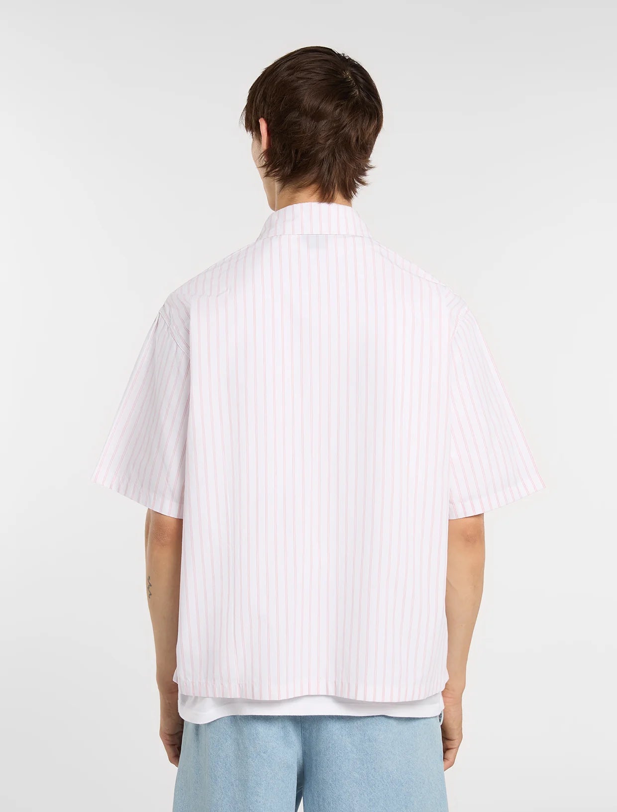 CAMICIA A MANICHE CORTE A RIGHE BIANCA E ROSA