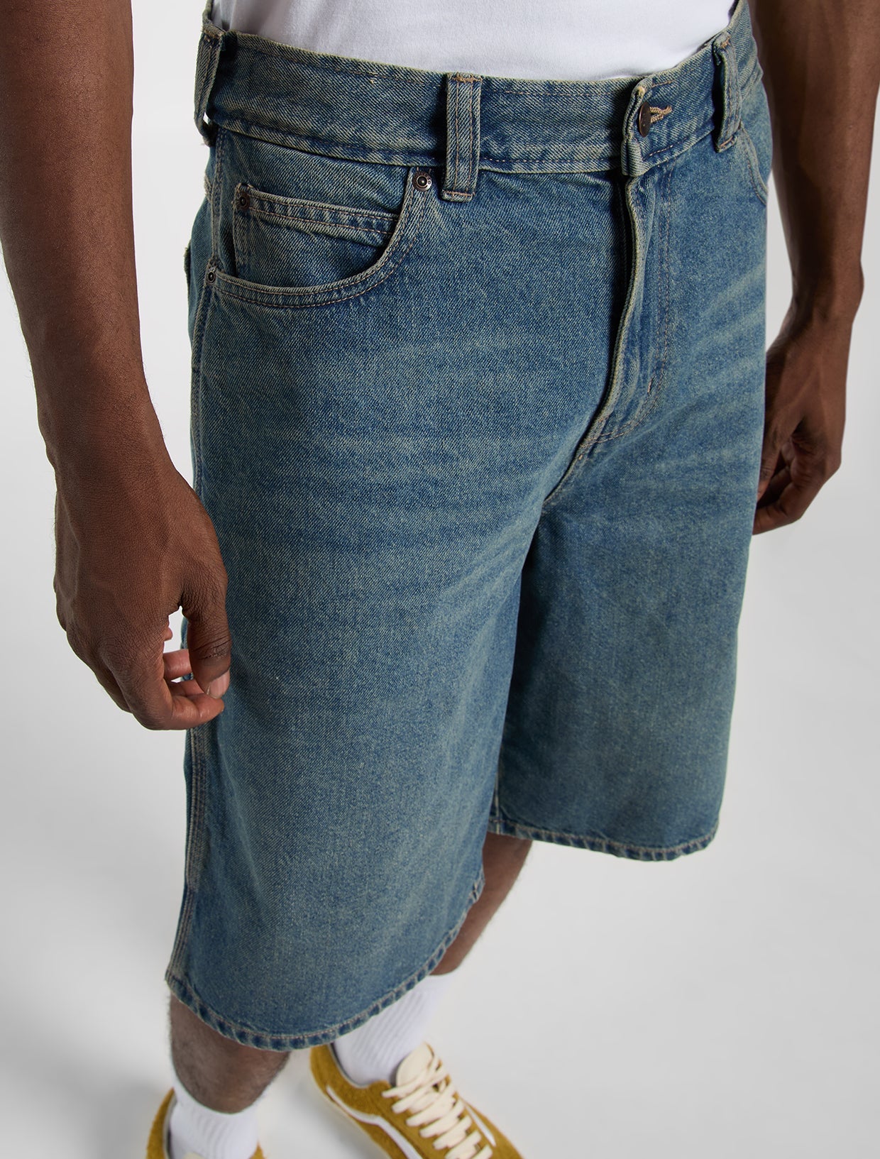 SHORTS LOOSE FIT IN DENIM BLU TINTO KHAKI