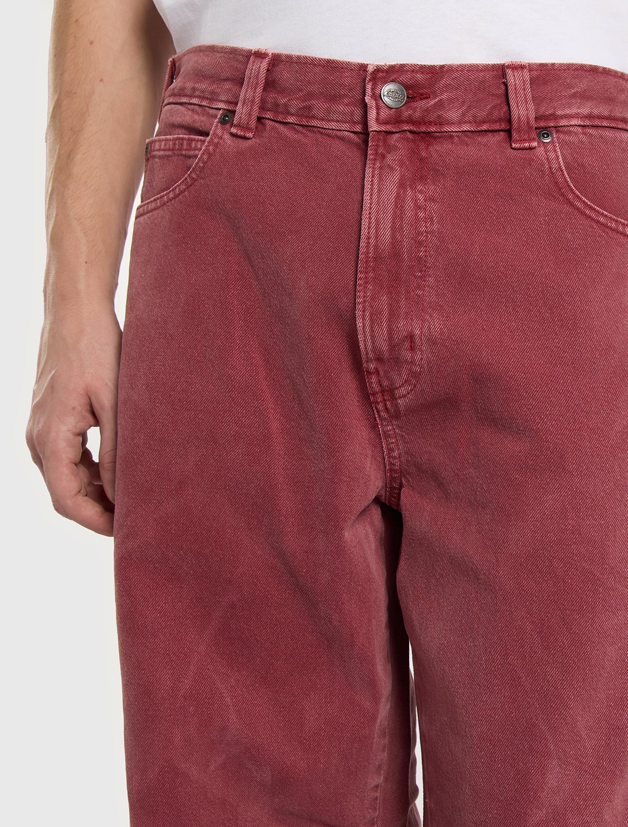 JEANS DRITTI BAGGY ROSSO GRANATO