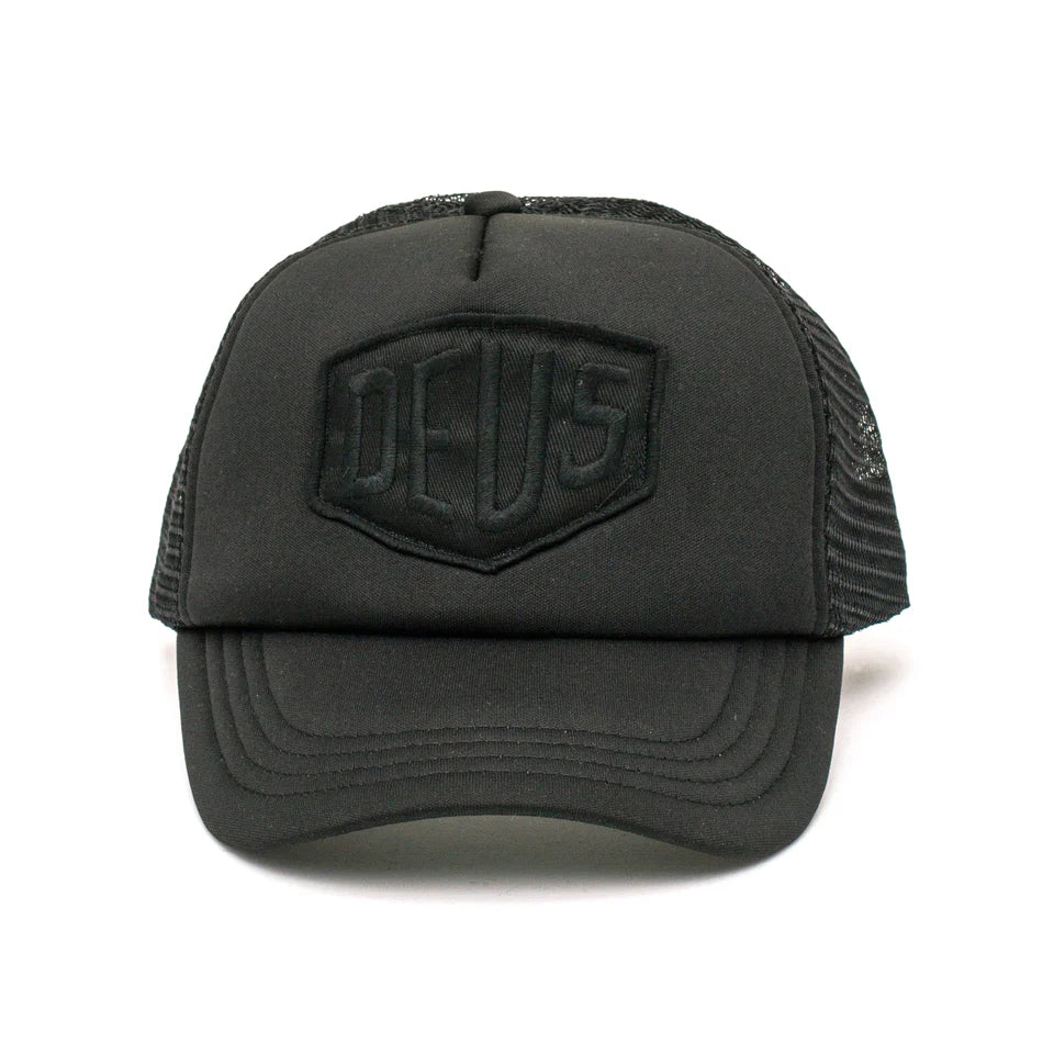 CAPPELLINO CON RETE E PATCH RICAMATA NERO