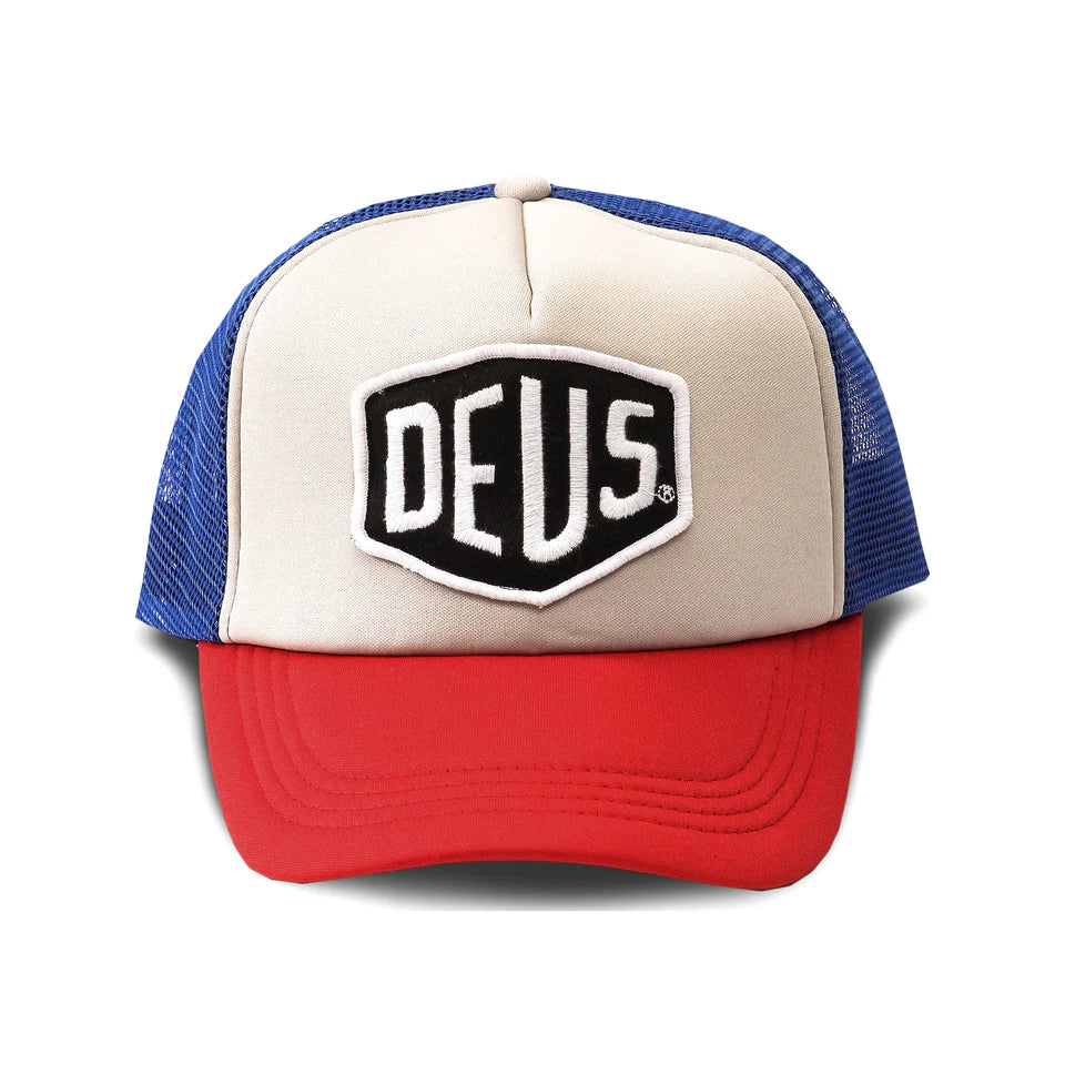CAPPELLINO CON RETE E PATCH RICAMATA BLU/ROSSO