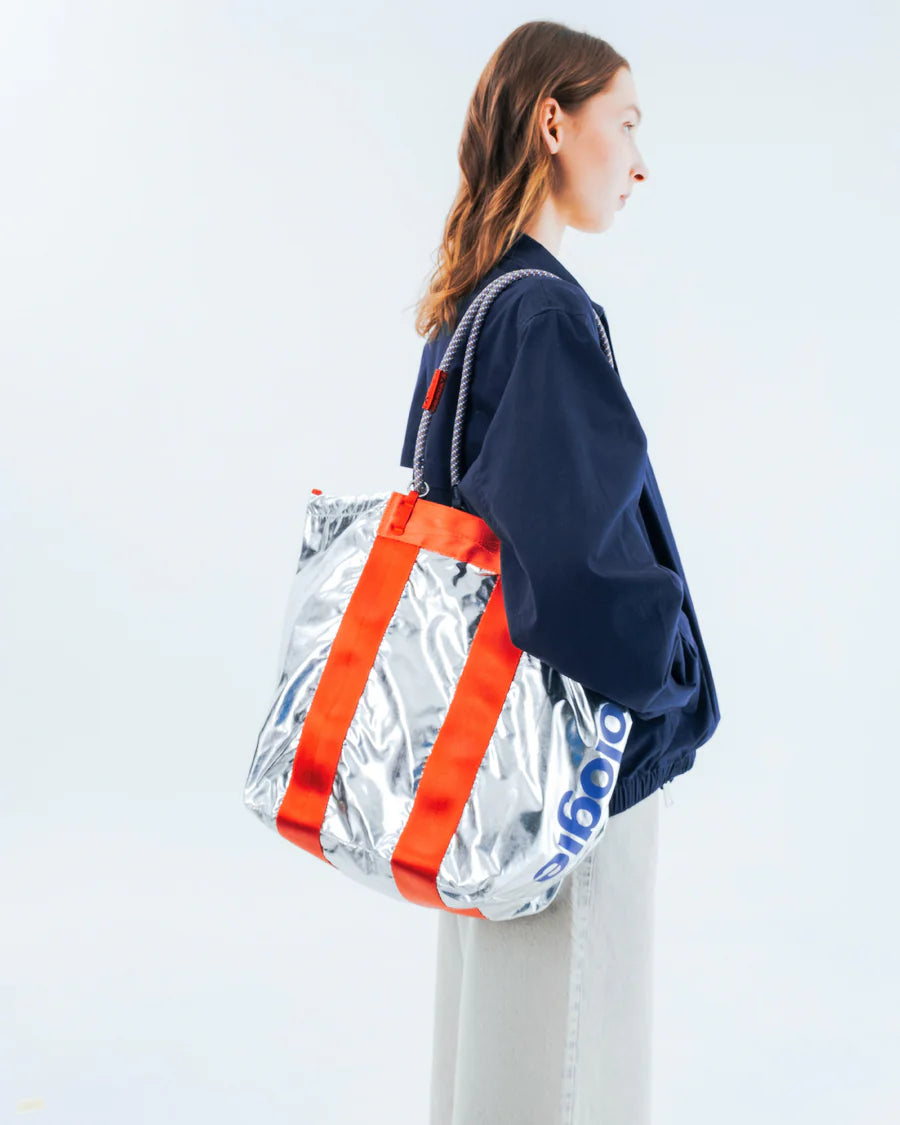 TOPOLOGIE - SUMMIT TOTE MEDIUM SATELLITE METALLIC