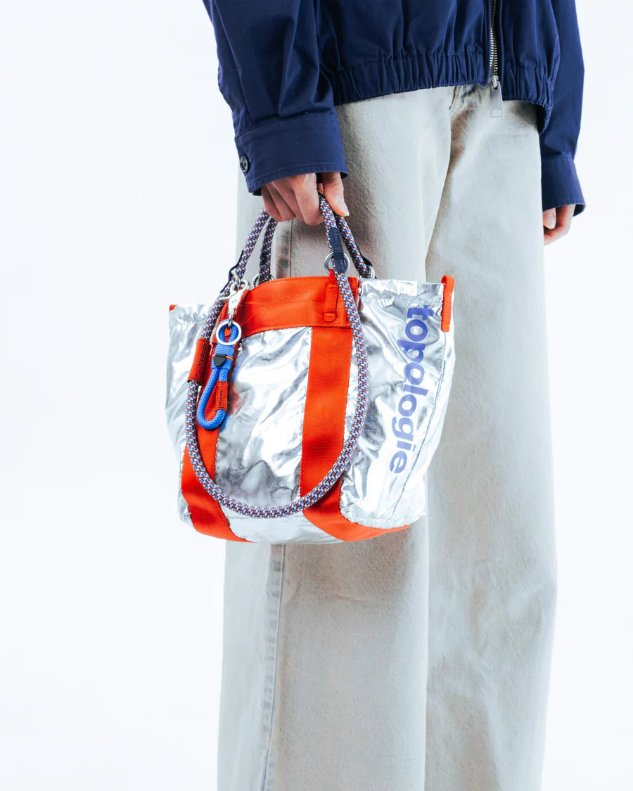 TOPOLOGIE - SUMMIT TOTE SMALL SATELLITE METALLIC