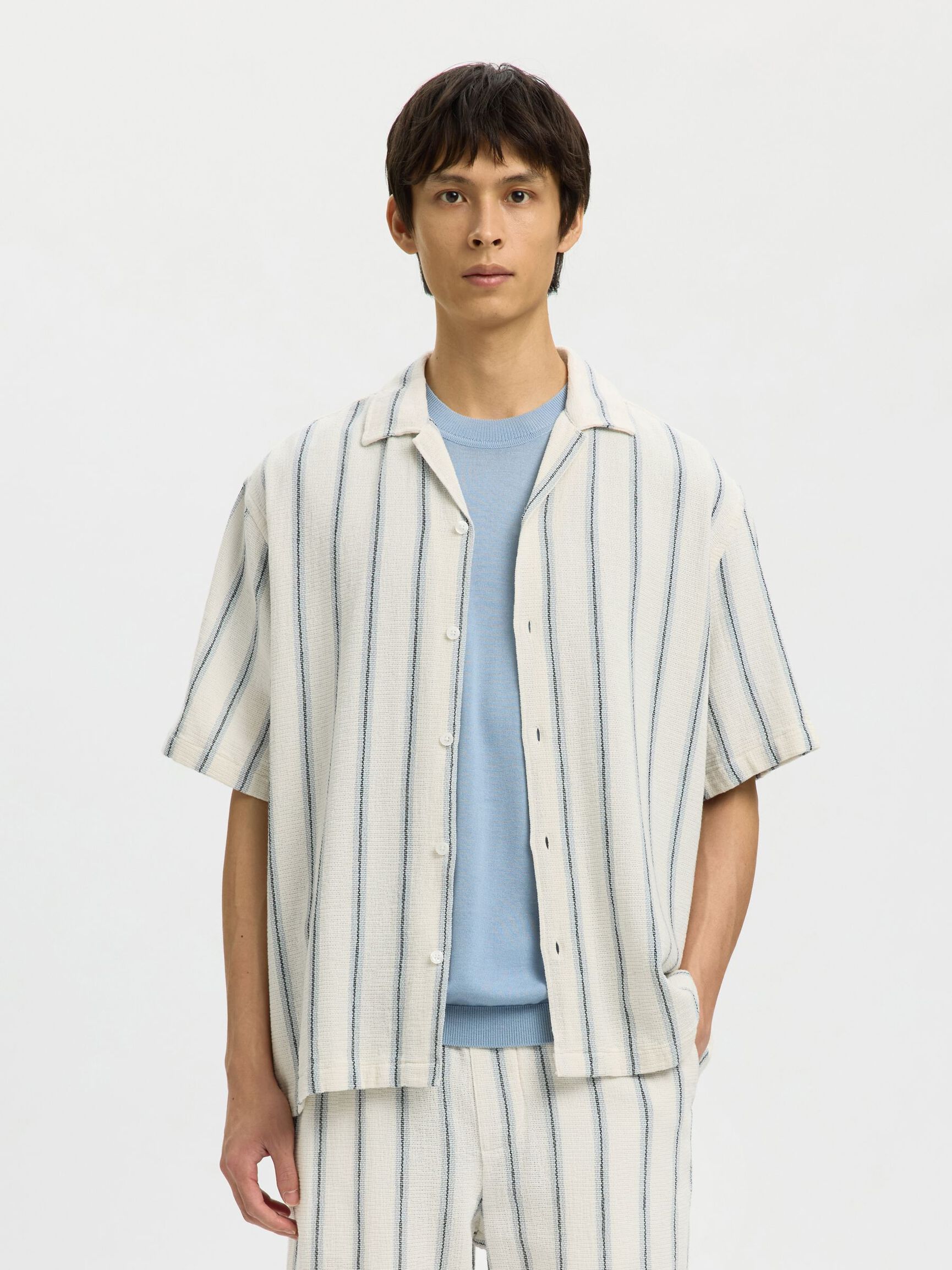 CAMICIA A MANICHE CORTE BIANCA