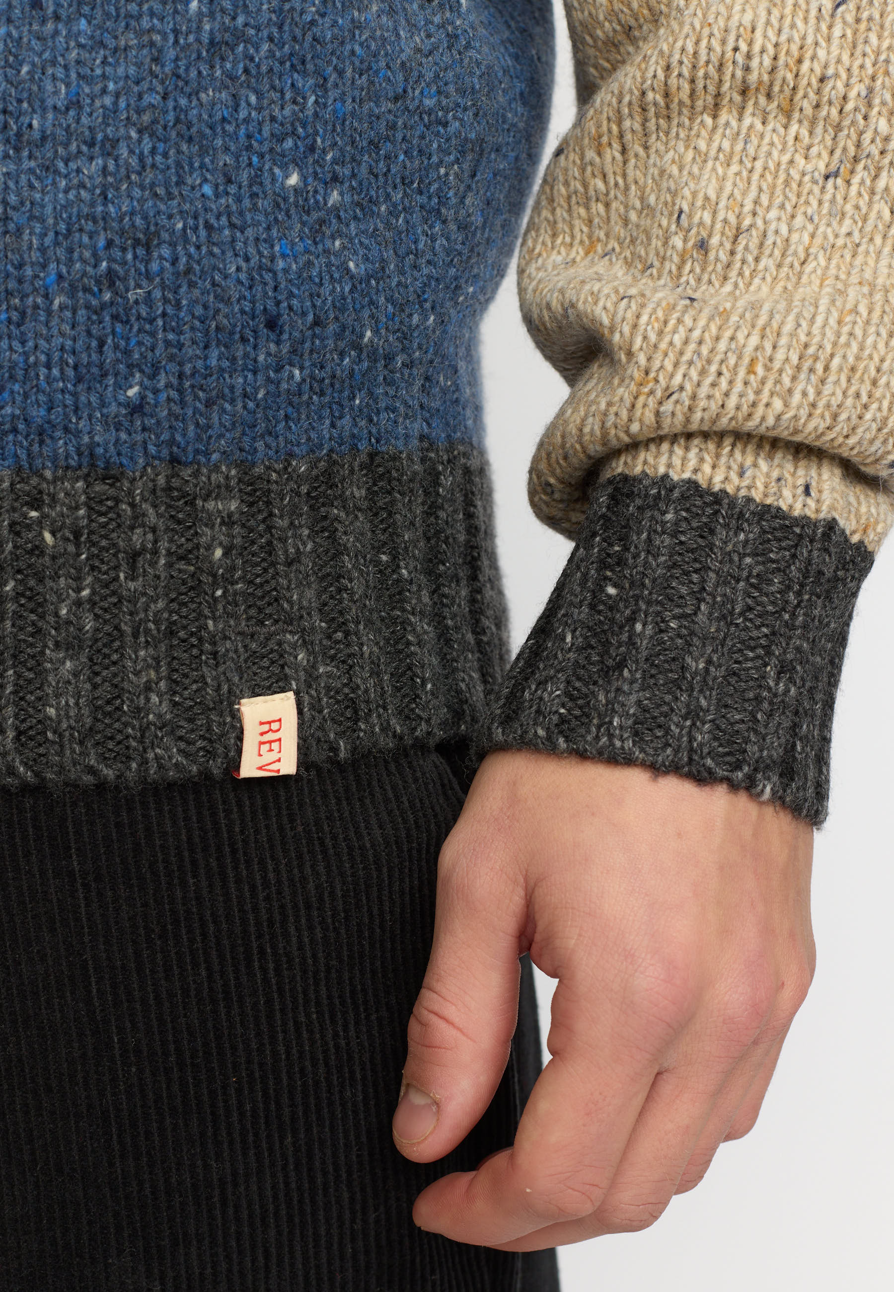 REVOLUTION - KNIT SWEATER