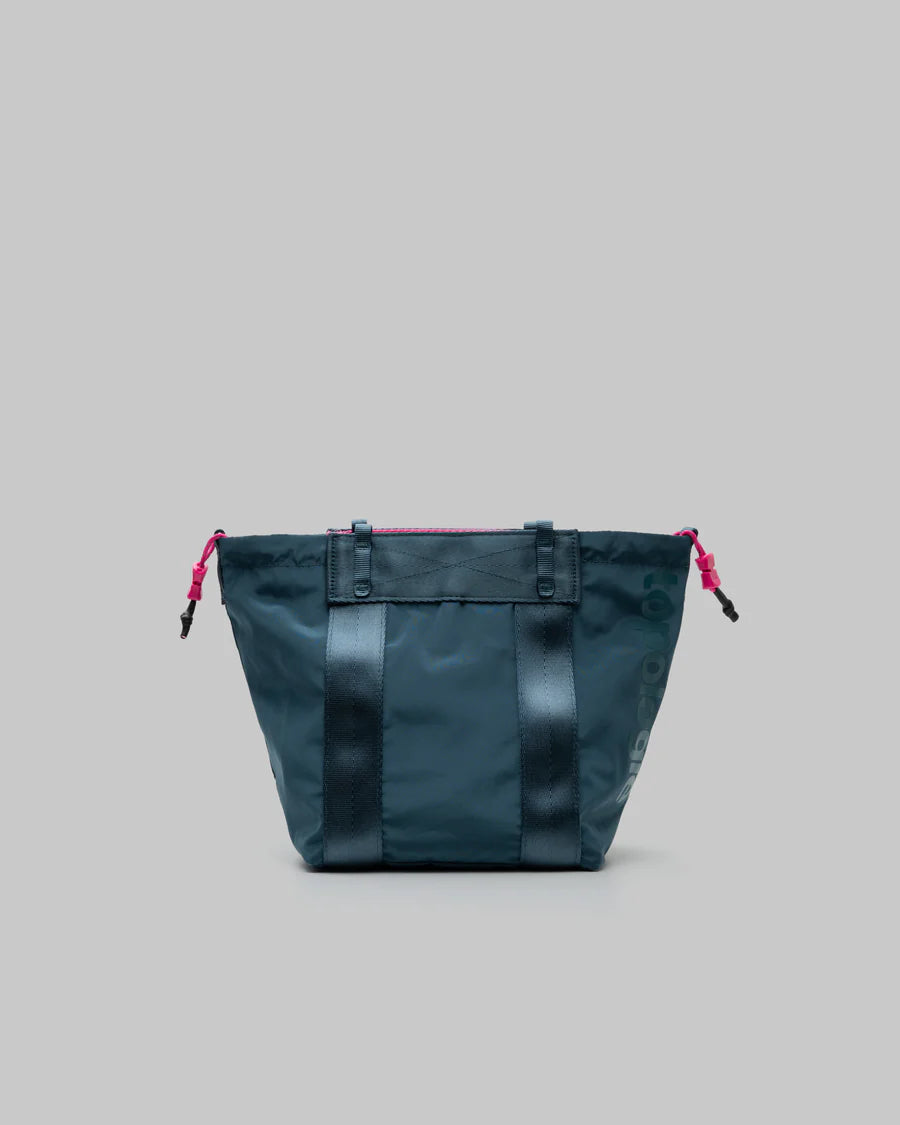 SUMMIT TOTE PICCOLA BLU PETROLIO TECH SATEEN