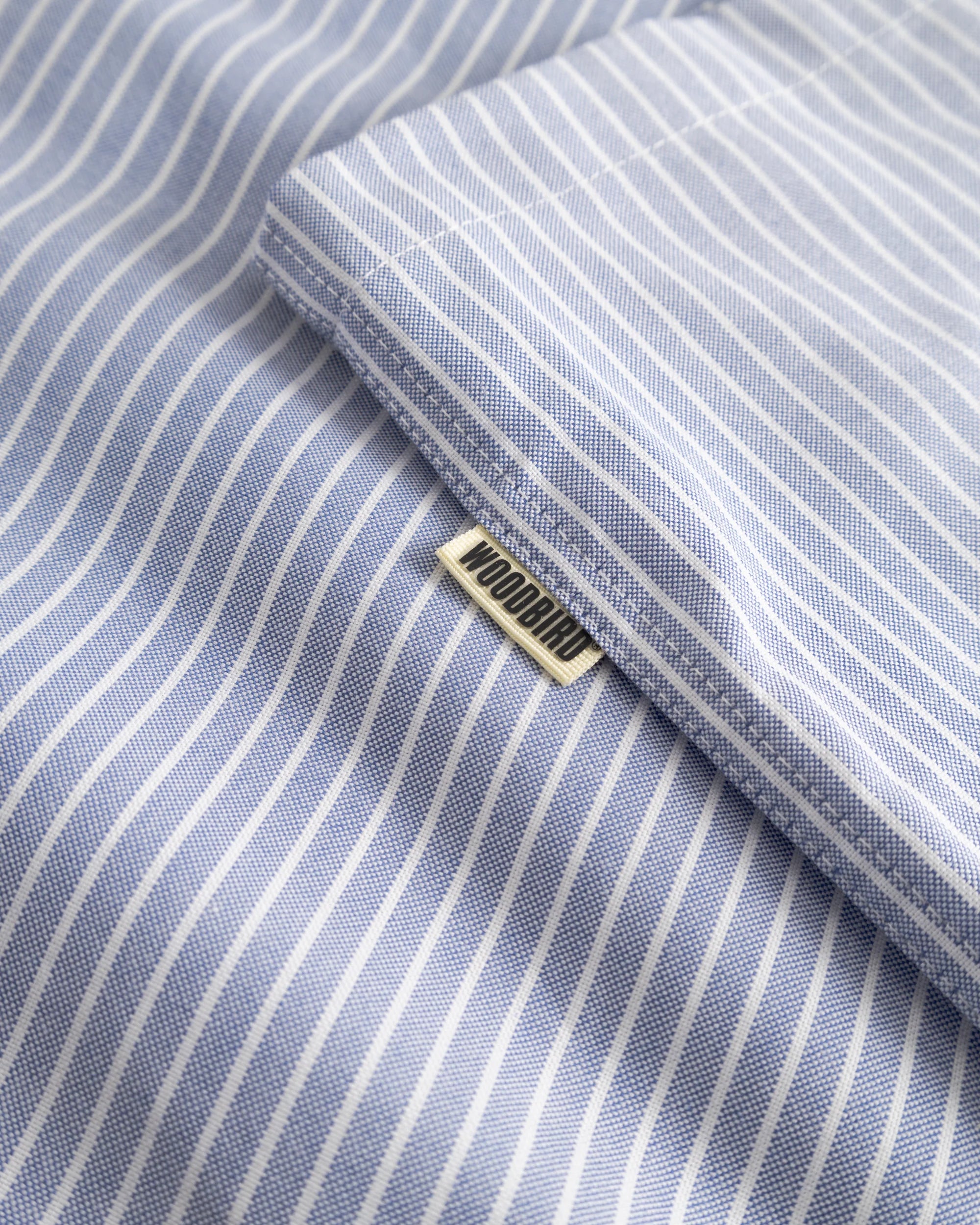 CAMICIA A MANICHE CORTE LOOSE FIT IN COTONE BLU CHIARO
