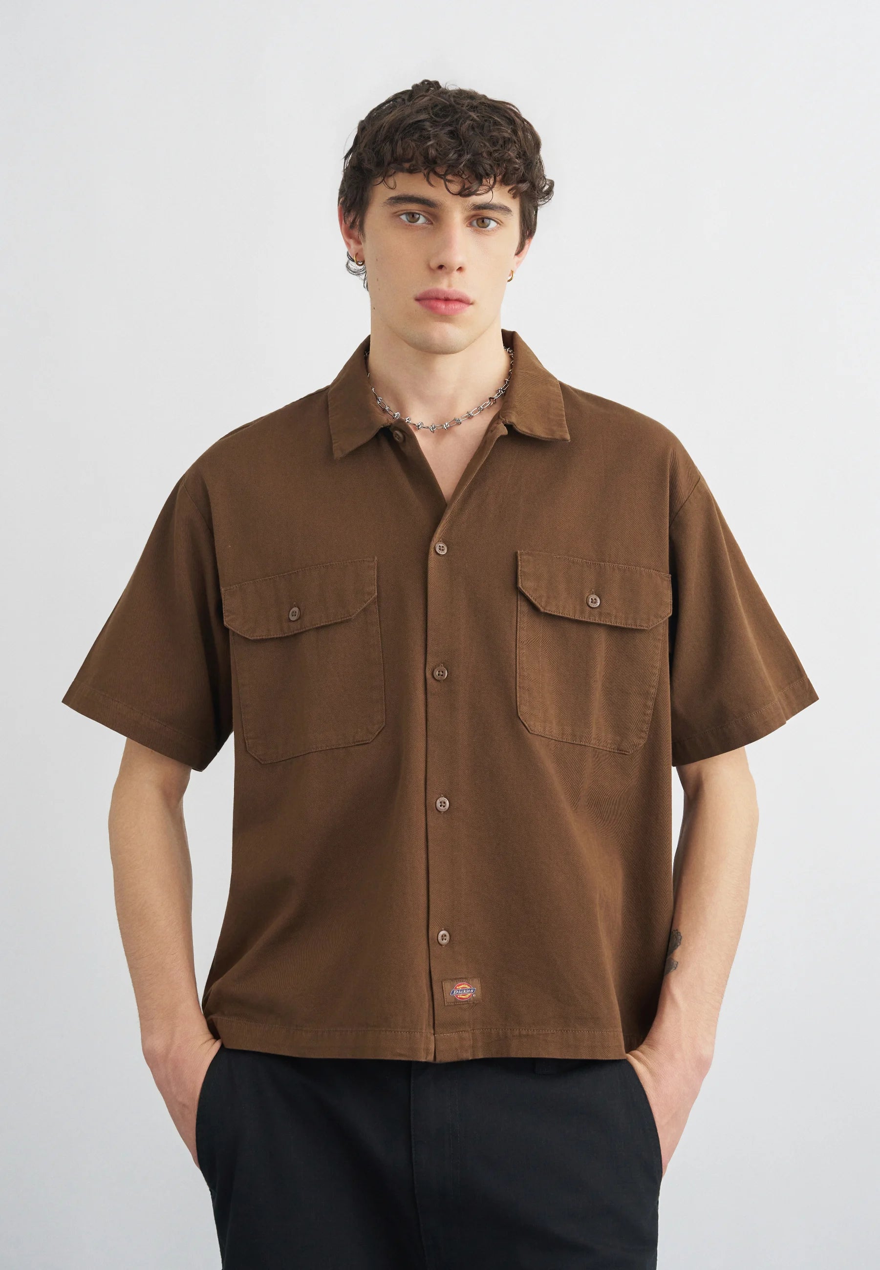 CAMICIA A MANICHE CORTE IN COTONE MARRONE