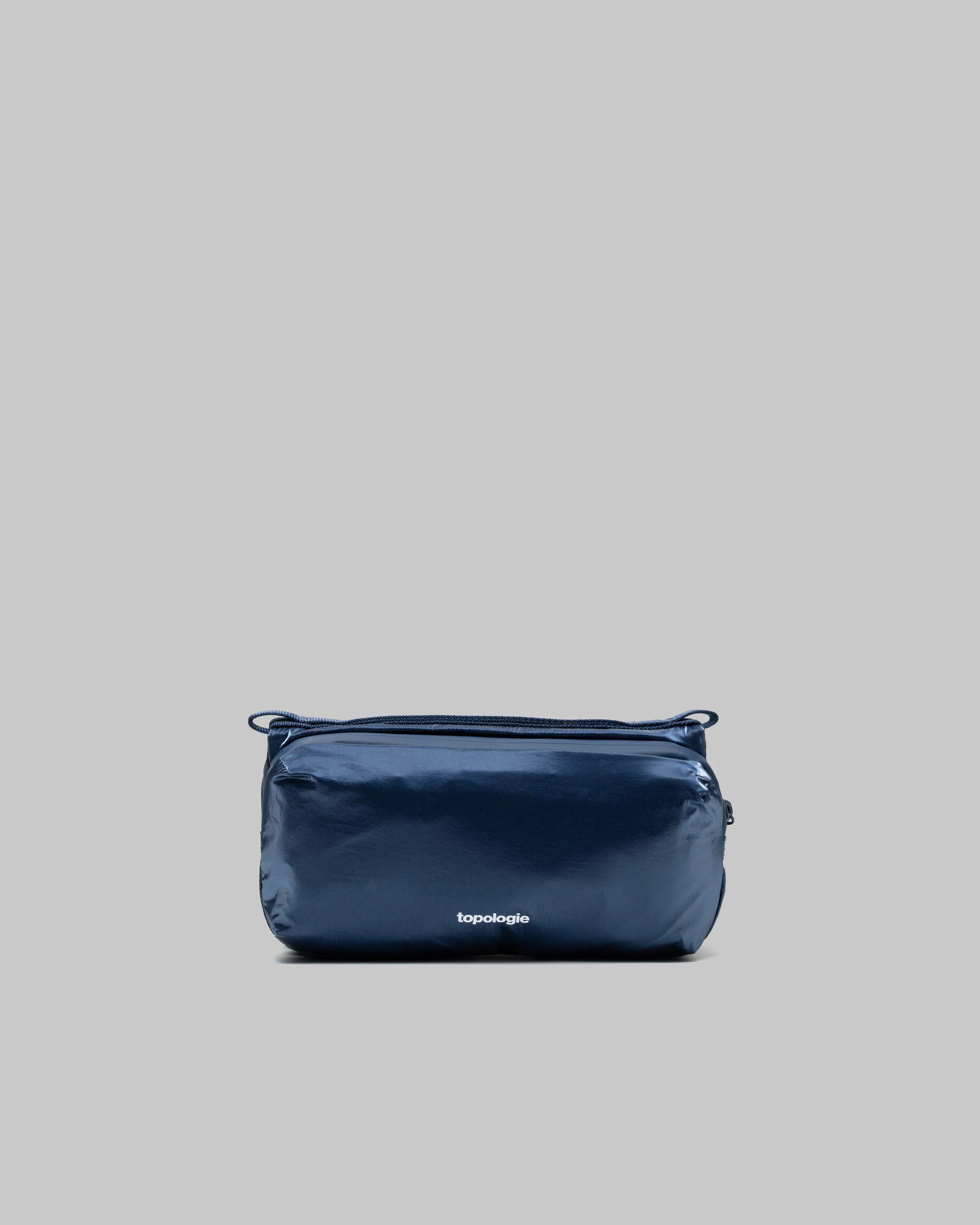 TOPOLOGIE - BOTTLE SACOCHE MEDIUM MARINE BLUE METALLIC HIGH LUSTRE